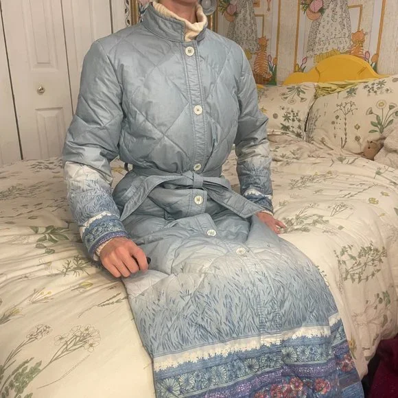 Vintage 70s Goose Downfilled Quilted Pastel blue floor length winter jacket! - Picture 2 of 15